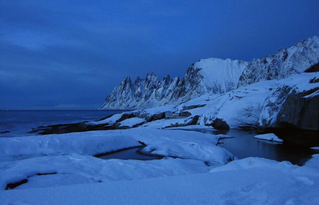Senja Hotell ฟินส์เนส ภายนอก รูปภาพ