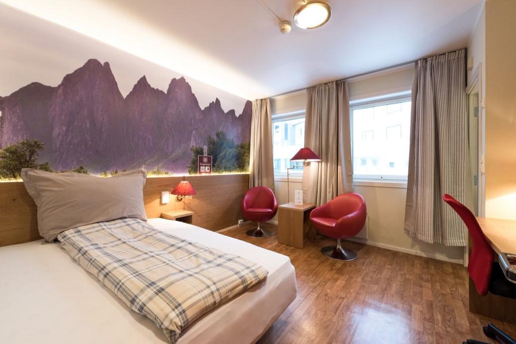 Senja Hotell ฟินส์เนส ภายนอก รูปภาพ